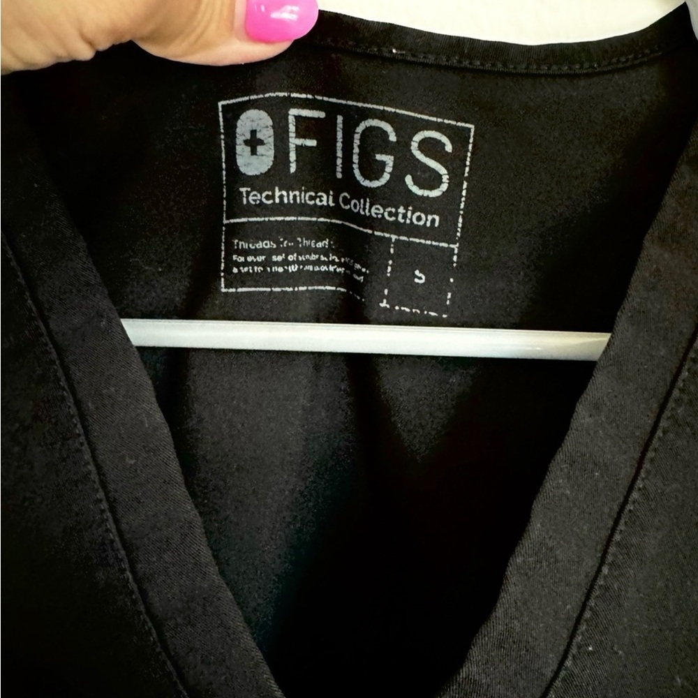 Figs Black V-Neck Medical Top with Branded Neckline - Picture 2 of 2